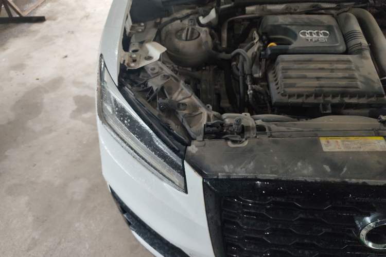 Used Audi Q2L 2018 35 TFSI Launch Exclusive Edition China V Right Front Headlight