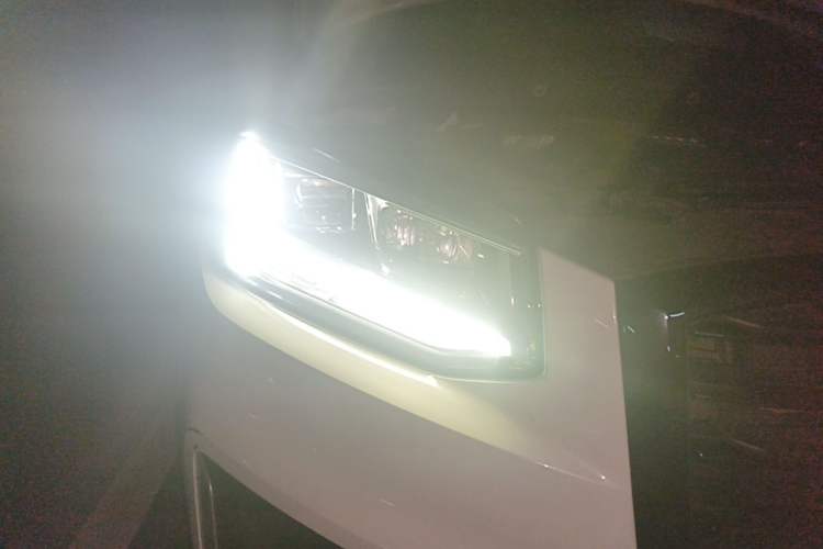 Used Audi Q2L 2018 35 TFSI Fashion Dynamic Version China VI Emission Standard Right Front Headlight