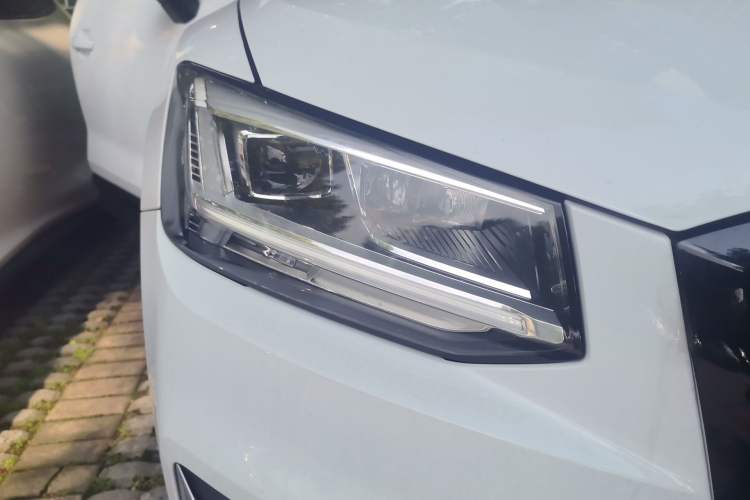 Used Audi Q2L 2018 35 TFSI Fashion Dynamic Version China VI Emission Standard Right Front Headlight