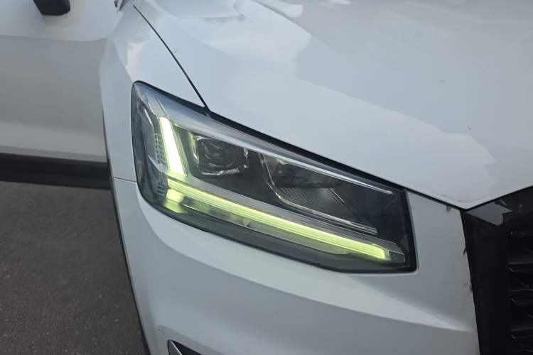 Used Audi Q2L 2018 35 TFSI Launch Exclusive Edition China V Right Front Headlight