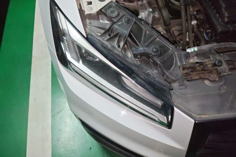 Used Audi Q2L 2018 35 TFSI Fashion Dynamic Version China V Emission Standard Right Front Headlight