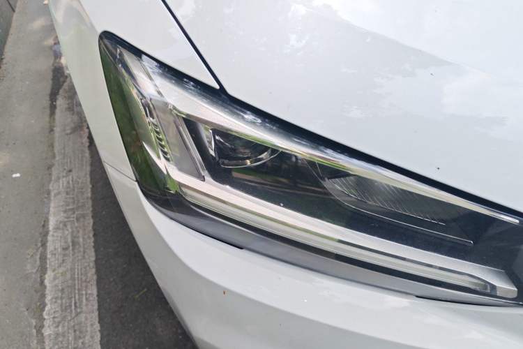 Used Audi Q2L 2018 35 TFSI Fashionable & Elegant Version China VI Emission Standard Right Front Headlight