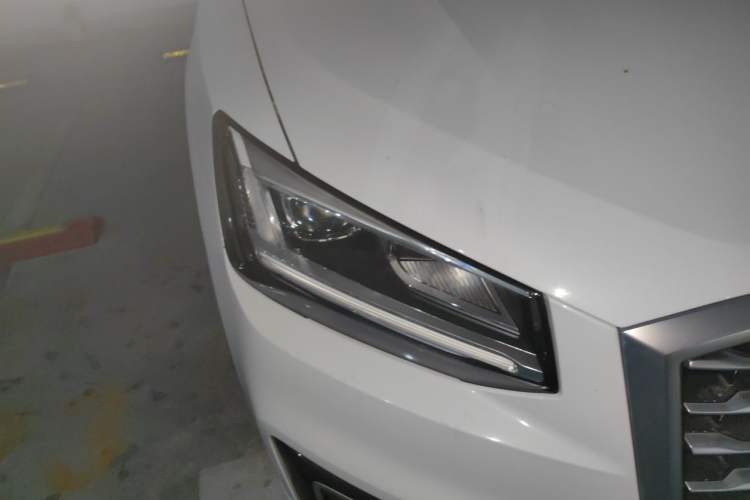 Used Audi Q2L 2018 35 TFSI Fashionable & Elegant Version China VI Emission Standard Right Front Headlight