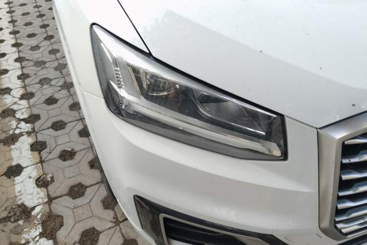 Used Audi Q2L 2018 35 TFSI Fashionable & Elegant Version China VI Emission Standard Right Front Headlight