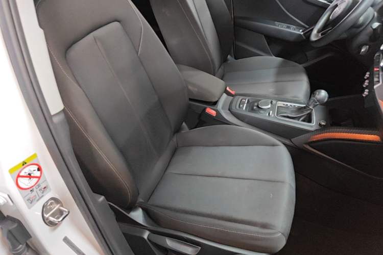 Used Audi Q2L 2018 35 TFSI Launch Exclusive Edition China VI Right Front Seat