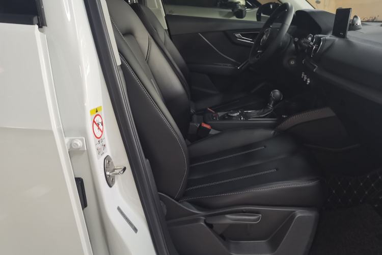 Used Audi Q2L 2018 35 TFSI Launch Exclusive Edition China VI Right Front Seat