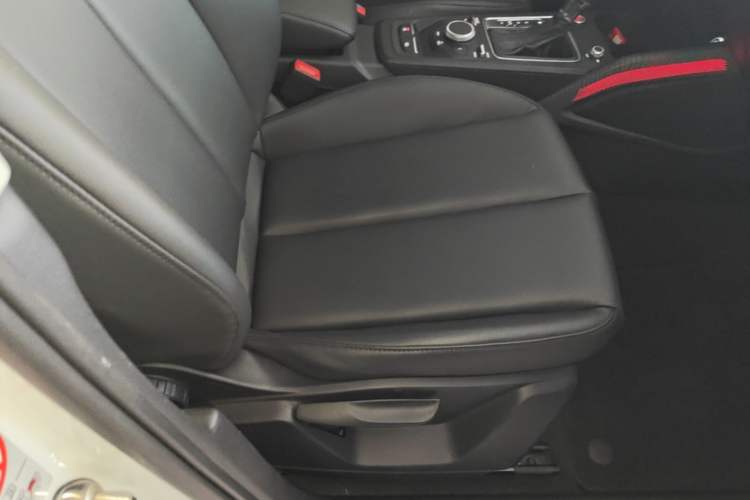 Used Audi Q2L 2018 35 TFSI Launch Exclusive Edition China V Right Front Seat