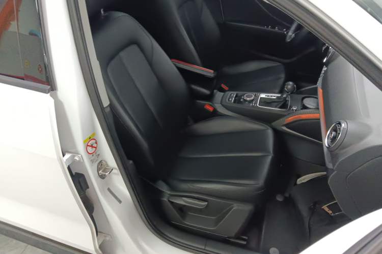 Used Audi Q2L 2018 35 TFSI Launch Exclusive Edition China V Right Front Seat
