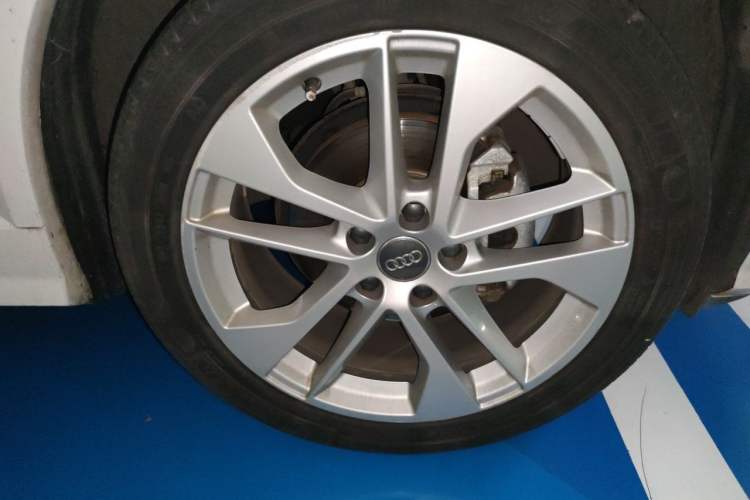 Used Audi Q2L 2018 35 TFSI Luxury Prestige Version China VI Right Front Wheel Hub