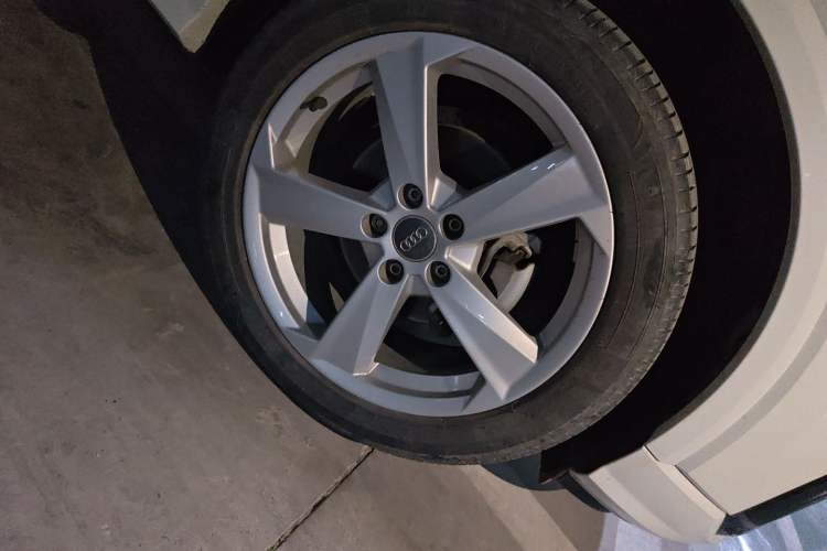 Used Audi Q2L 2018 35 TFSI Fashionable & Elegant Version China VI Emission Standard Right Front Wheel Hub