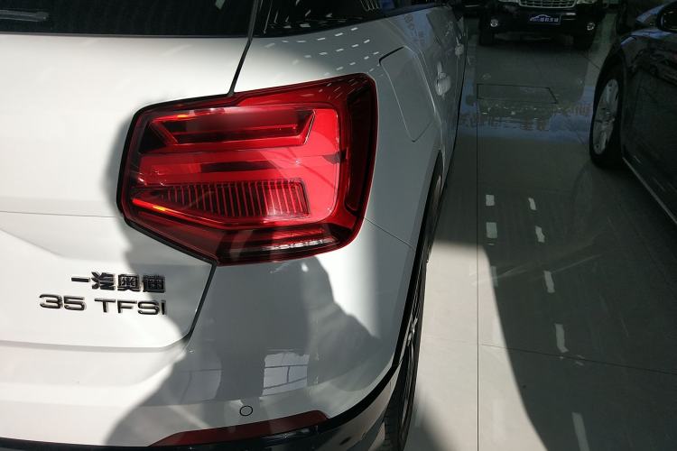 Used Audi Q2L 2018 35 TFSI Launch Exclusive Edition China V Right Rear Taillight