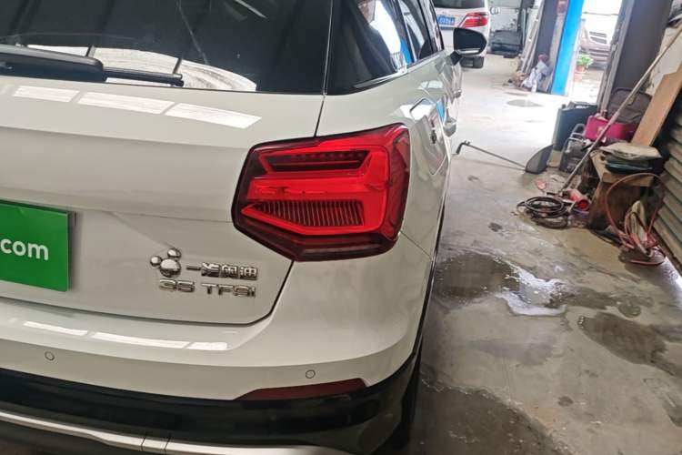 Used Audi Q2L 2018 35 TFSI Launch Exclusive Edition China V Right Rear Taillight