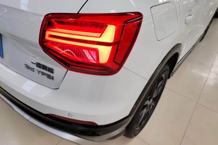 Used Audi Q2L 2018 35 TFSI Luxury Prestige Version China VI Right Rear Taillight