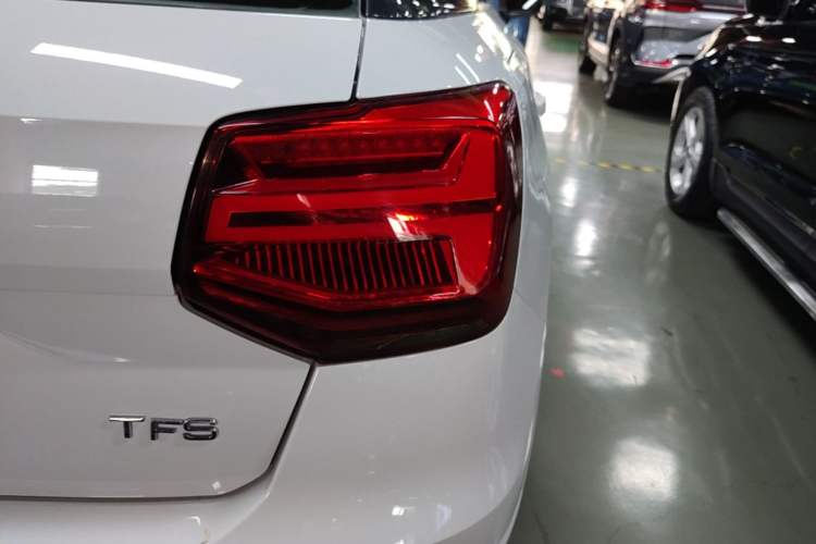 Used Audi Q2L 2018 35 TFSI Fashion Elegant Version China V Right Rear Taillight