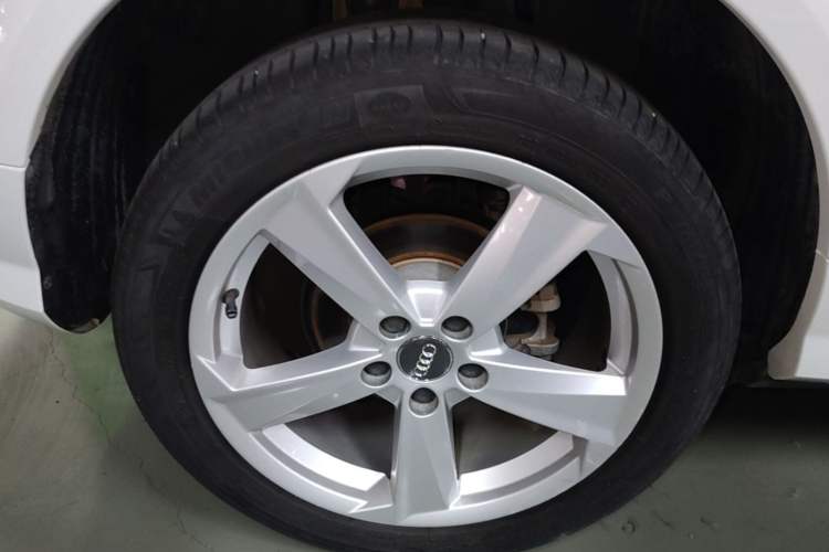 Used Audi Q2L 2018 35 TFSI Fashion Elegant Version China V Right Rear Wheel Hub