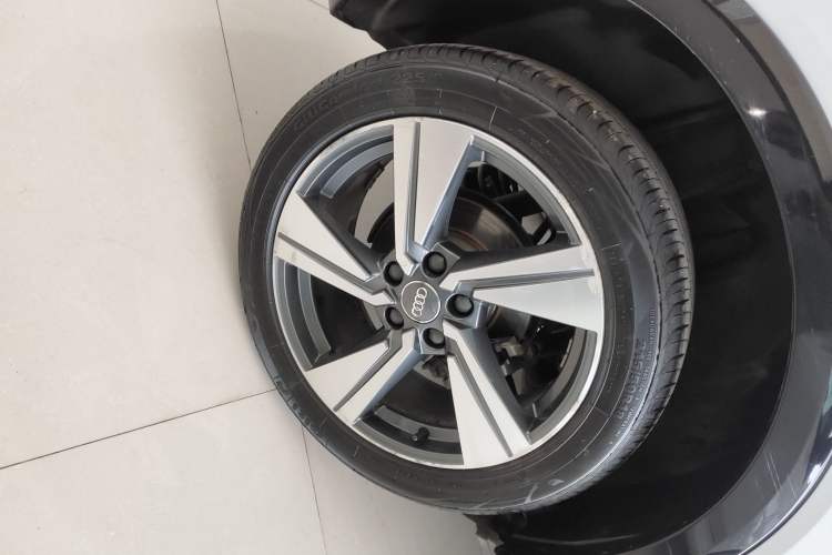 Used Audi Q2L 2018 35 TFSI Fashion Dynamic Version China VI Emission Standard Right Rear Wheel Hub