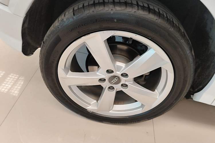 Used Audi Q2L 2018 35 TFSI Fashionable & Elegant Version China VI Emission Standard Right Rear Wheel Hub