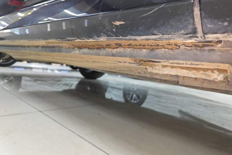 Used Audi Q2L 2018 35 TFSI Launch Exclusive Edition China VI Right Side Sill