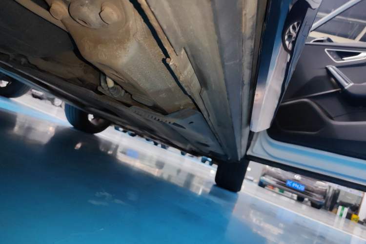 Used Audi Q2L 2018 35 TFSI Launch Exclusive Edition China VI Right Side Sill
