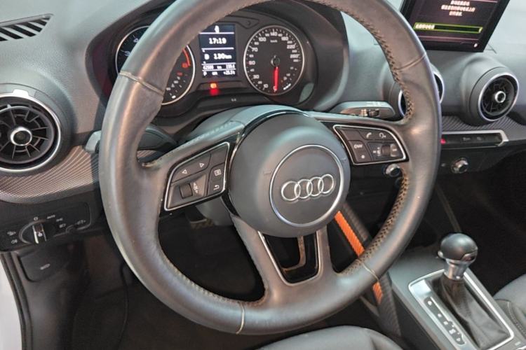 Used Audi Q2L 2018 35 TFSI Launch Exclusive Edition China VI Steering Wheel