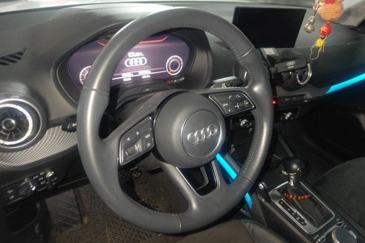 Used Audi Q2L 2018 35 TFSI Luxury Attractive Model China V Standard Steering Wheel
