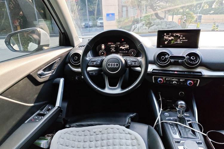 Used Audi Q2L 2018 35 TFSI Luxury Prestige Version China VI Steering Wheel