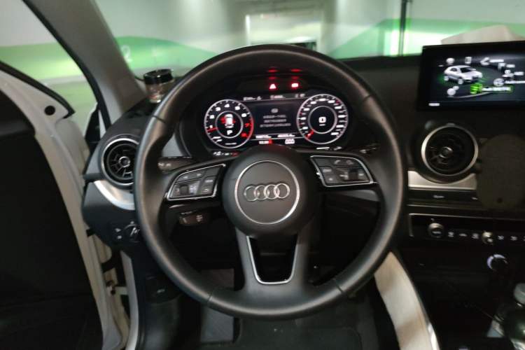Used Audi Q2L 2018 35 TFSI Luxury Prestige Version China VI Steering Wheel