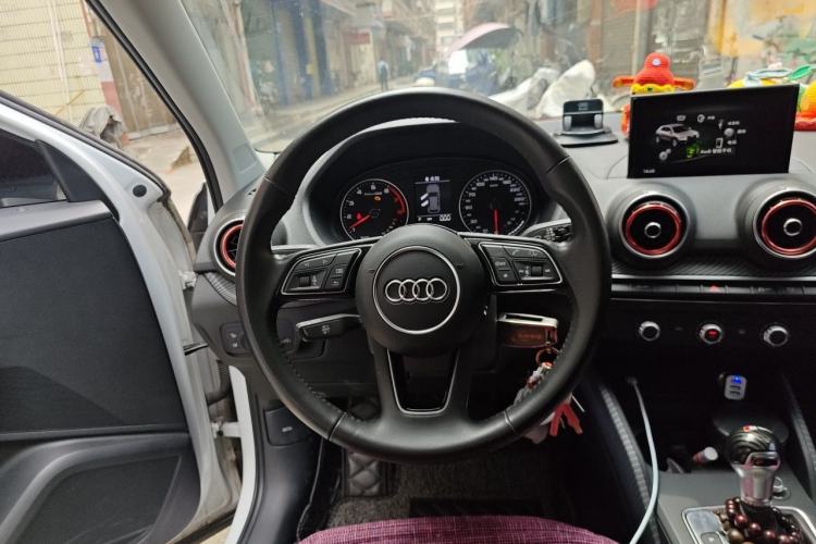 Used Audi Q2L 2018 35 TFSI Launch Exclusive Edition China VI Steering Wheel