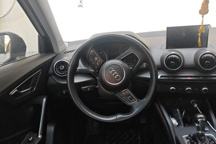 Used Audi Q2L 2018 35 TFSI Launch Exclusive Edition China V Steering Wheel