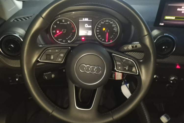 Used Audi Q2L 2018 35 TFSI Launch Exclusive Edition China VI Steering Wheel