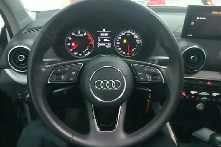 Used Audi Q2L 2018 35 TFSI Fashionable & Elegant Version China VI Emission Standard Steering Wheel