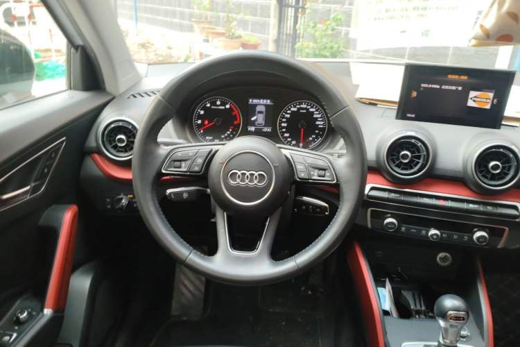 Used Audi Q2L 2018 35 TFSI Fashion Dynamic Version China V Emission Standard Steering Wheel