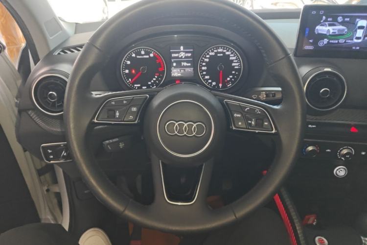Used Audi Q2L 2018 35 TFSI Launch Exclusive Edition China V Steering Wheel