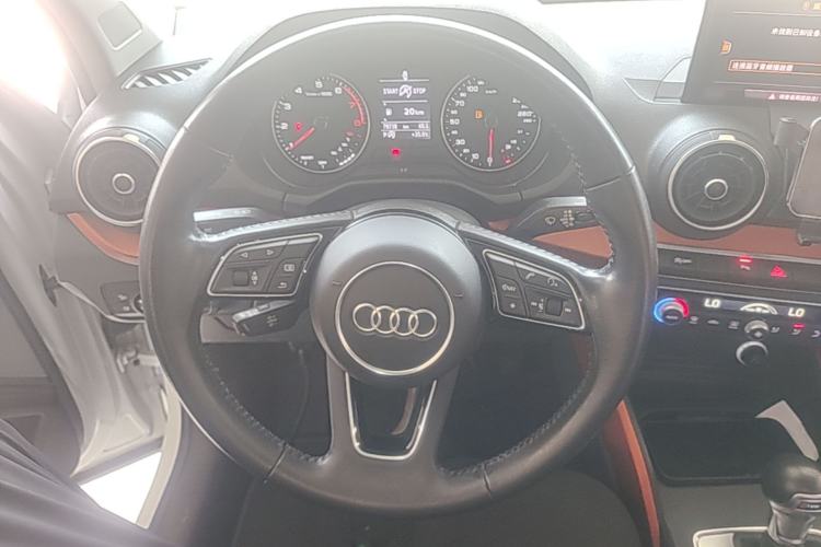 Used Audi Q2L 2018 35 TFSI Fashion Elegant Version China V Steering Wheel