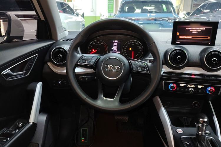 Used Audi Q2L 2018 35 TFSI Fashion Elegant Version China V Steering Wheel