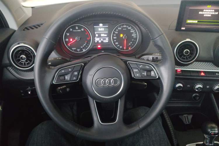 Used Audi Q2L 2018 35 TFSI Launch Exclusive Edition China VI Steering Wheel