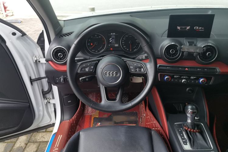 Used Audi Q2L 2018 35 TFSI Fashion Dynamic Version China VI Emission Standard Steering Wheel