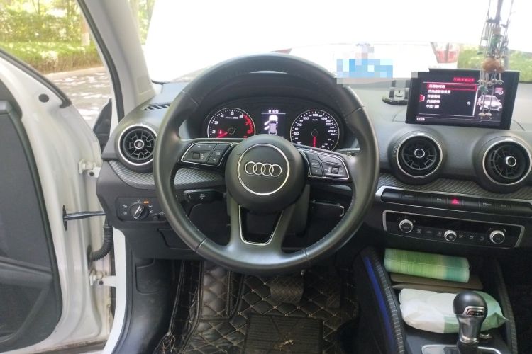 Used Audi Q2L 2018 35 TFSI Fashion Elegant Version China V Steering Wheel