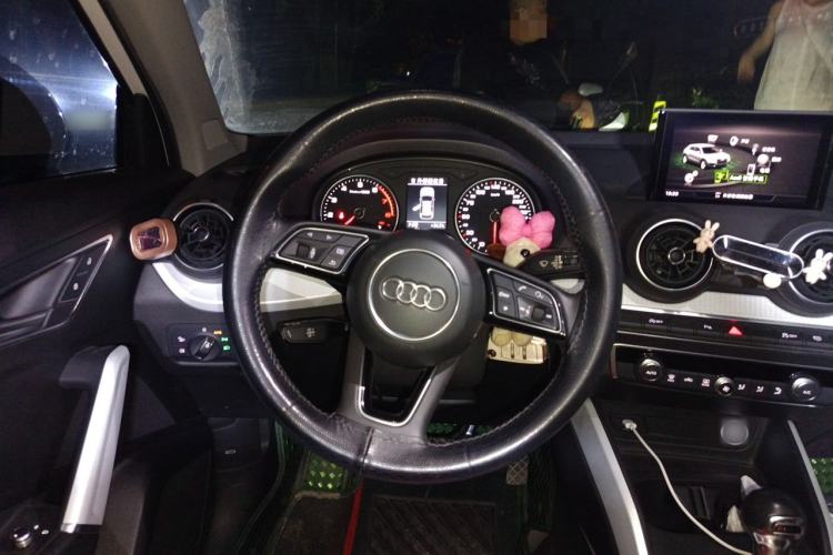 Used Audi Q2L 2018 35 TFSI Fashion Elegant Version China V Steering Wheel