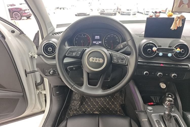 Used Audi Q2L 2018 35 TFSI Launch Exclusive Edition China VI Steering Wheel