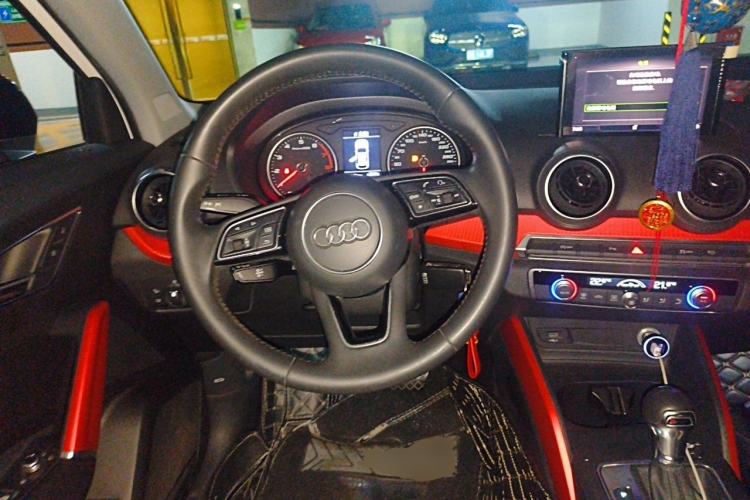 Used Audi Q2L 2018 35 TFSI Fashion Dynamic Version China VI Emission Standard Steering Wheel