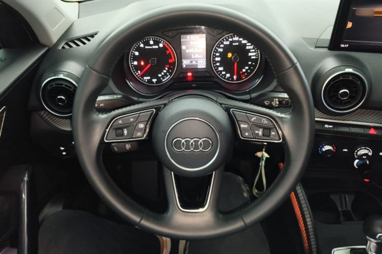 Used Audi Q2L 2018 35 TFSI Launch Exclusive Edition China V Steering Wheel