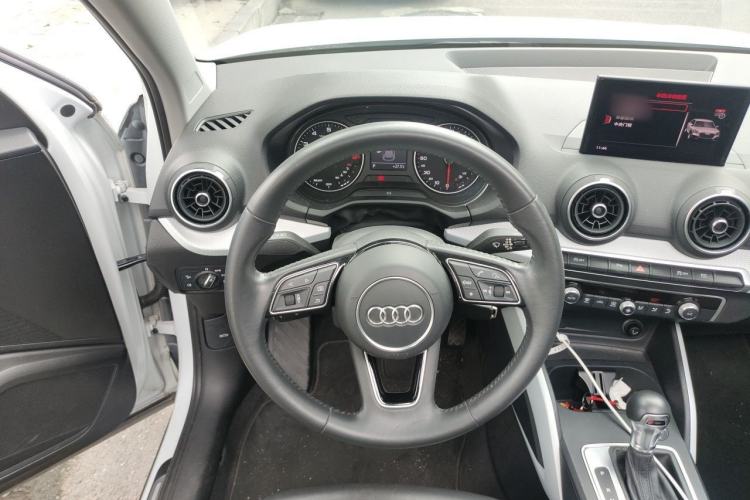 Used Audi Q2L 2018 35 TFSI Fashion Elegant Version China V Steering Wheel