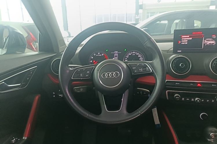Used Audi Q2L 2018 35 TFSI Fashion Dynamic Version China VI Emission Standard Steering Wheel