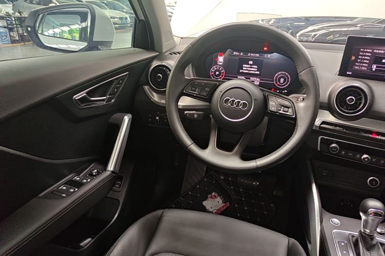 Used Audi Q2L 2018 35 TFSI Luxury Attractive Model China V Standard Steering Wheel