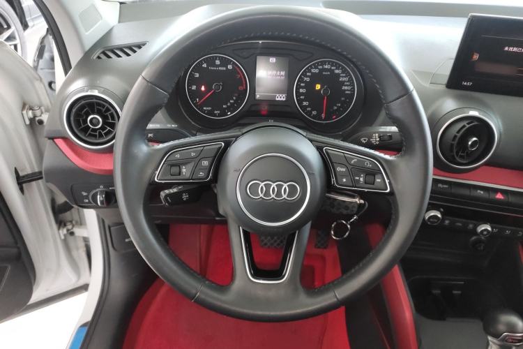 Used Audi Q2L 2018 35 TFSI Fashion Dynamic Version China VI Emission Standard Steering Wheel