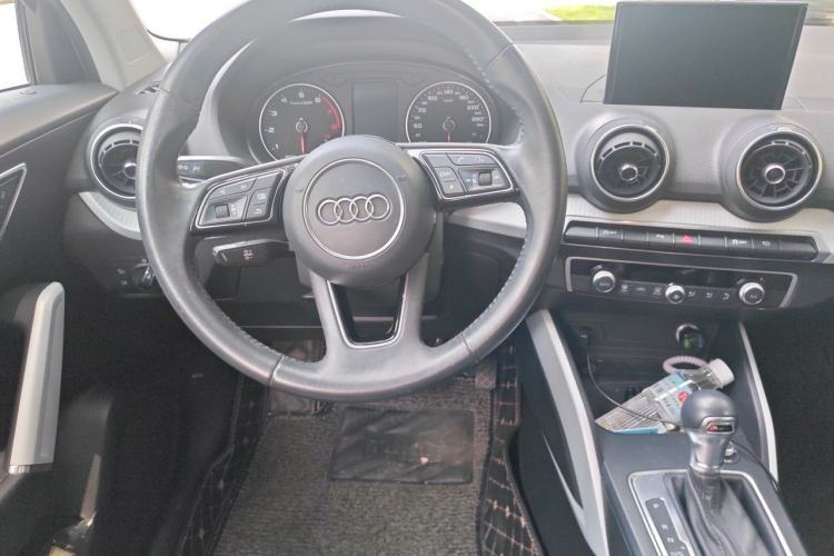 Used Audi Q2L 2018 35 TFSI Fashionable & Elegant Version China VI Emission Standard Steering Wheel