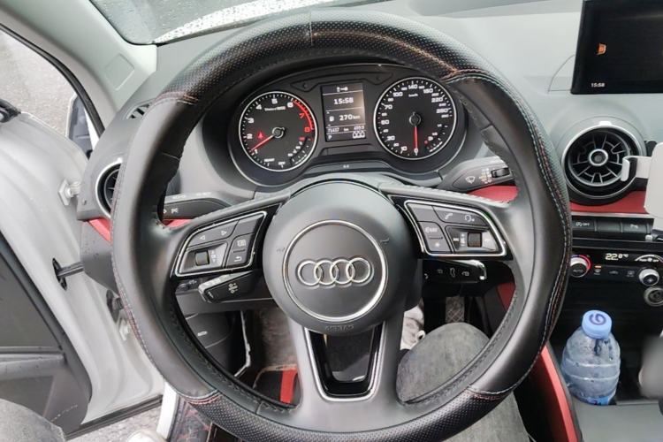 Used Audi Q2L 2018 35 TFSI Fashion Dynamic Version China VI Emission Standard Steering Wheel