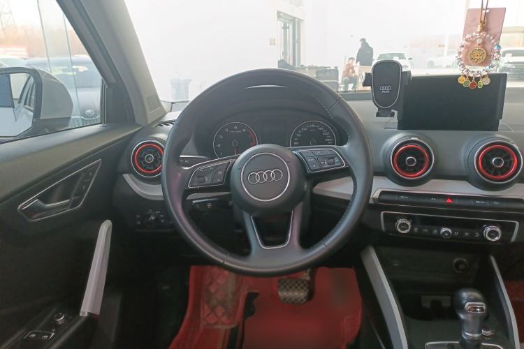 Used Audi Q2L 2018 35 TFSI Fashionable & Elegant Version China VI Emission Standard Steering Wheel