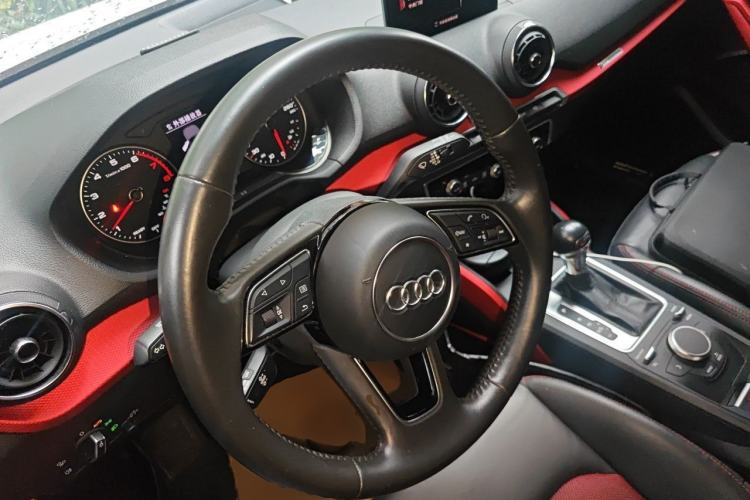 Used Audi Q2L 2018 35 TFSI Fashion Dynamic Version China VI Emission Standard Steering Wheel